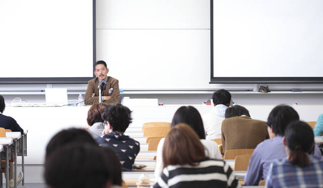 <strong>信國太志×中野香織　明治大学　白熱ファッション講座</strong>