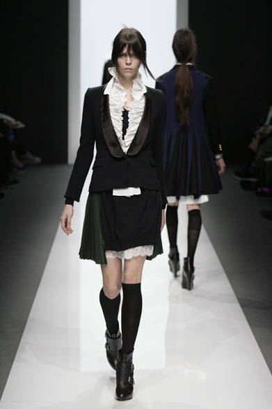 <strong>sacai｜サカイ</strong>　2012-13年秋冬コレクション速報