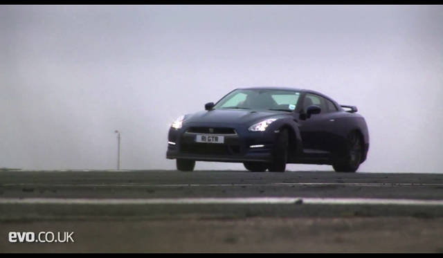 <strong>Nissan GT-R</strong>