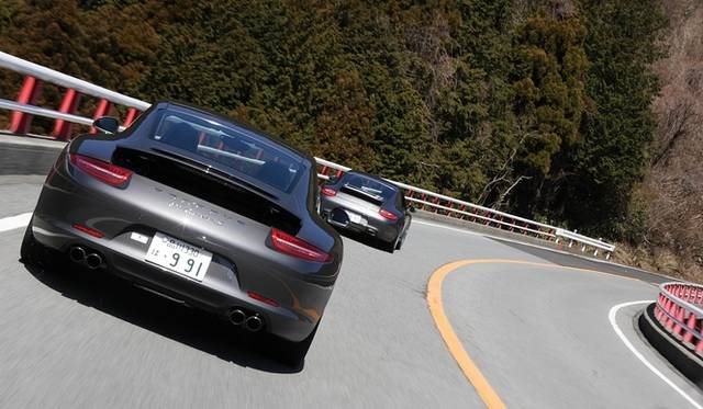 <strong>Porsche 911 | New vs. Old 911 Test Drive</strong> New (991) in front, 997 behind