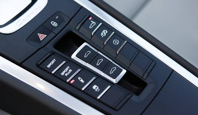 <strong>Porsche 911 | New vs. Old 911 Test Drive</strong> Center console of the new (991) 911 Carrera S