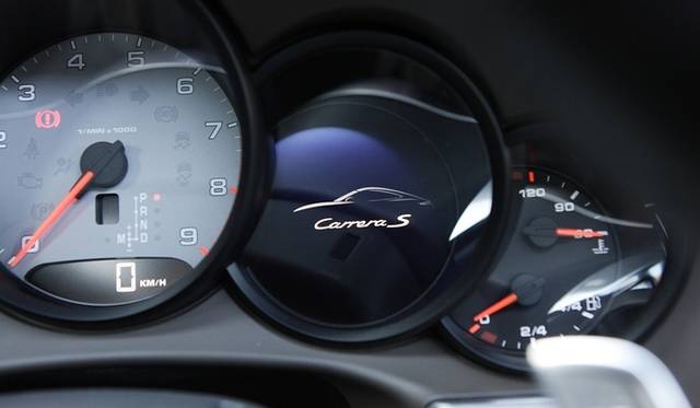 <strong>Porsche 911 | New vs. Old 911 Test Drive</strong> Instrument panel of the new (991) 911 Carrera S
