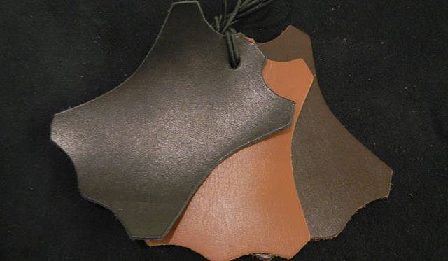 <strong>DESIGNWORKS｜デザインワークス</strong>　“custom order shoes”　スムースレザーは3色を用意