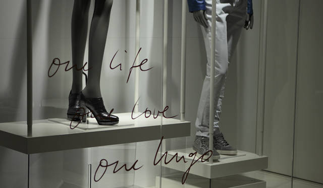<strong>HUGO BOSS｜ヒューゴ ボス</strong>　ちょっとしたディスプレイに、センスが光る。