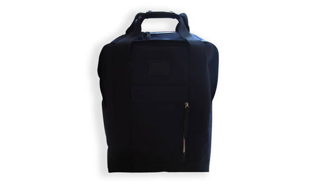 <strong>Maruwakaya × Asakusa Maekawa Inden × Yoshida & Co.</strong> A backpack made from water-repellent canvas. ¥40,950
