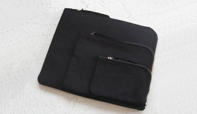 <strong>Maruwakaya × Asakusa Maekawa Inden × Yoshida & Co.</strong> Pouches available in three sizes: large, medium, and small. Large: ¥12,075, Medium: ¥5,250, Small: ¥3,675