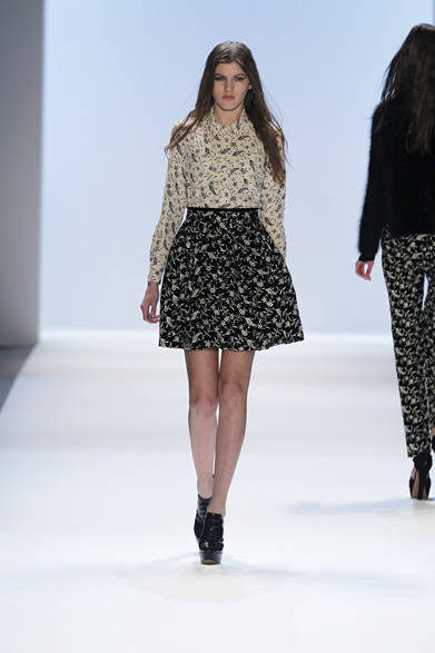 <strong>JILLSTUART｜ジルスチュアート</strong>　2012-13年秋冬コレクション速報