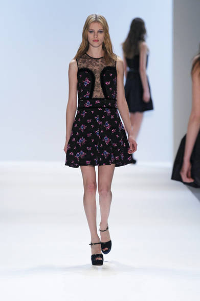 <strong>JILLSTUART｜ジルスチュアート</strong>　2012-13年秋冬コレクション速報