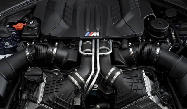 <strong>BMW M6 Coupe & Cabriolet｜BMW M6クーペ & カブリオレ</strong>