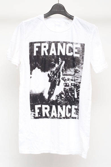 <strong>ESTNATION</strong> T-shirt ¥7,770 (ROMANCE / ESTNATION)