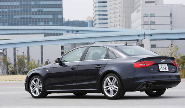 <strong>Audi A4</strong>