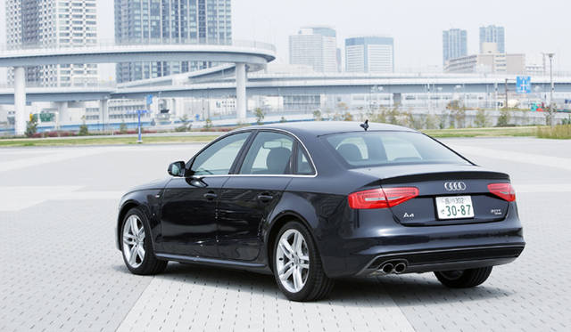 <strong>Audi A4</strong>