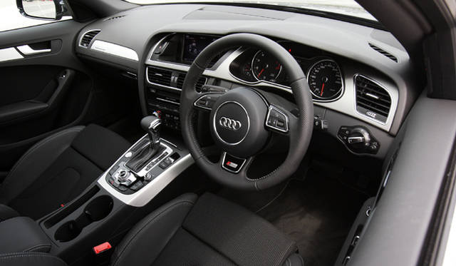 <strong>Audi A4</strong>