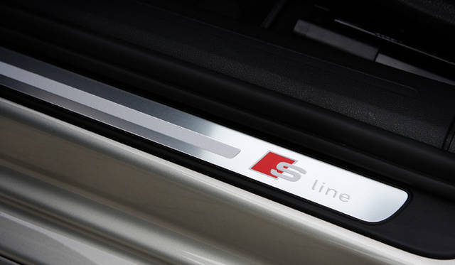 <strong>Audi A4</strong>