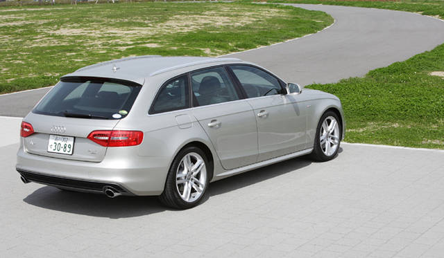 <strong>Audi A4</strong>