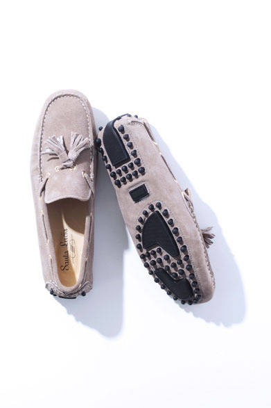 <strong>Hankyu MEN'S TOKYO | May "Euro Preppy Sports"</strong> Driving shoes, ¥12,600 (SANTALUCIA)