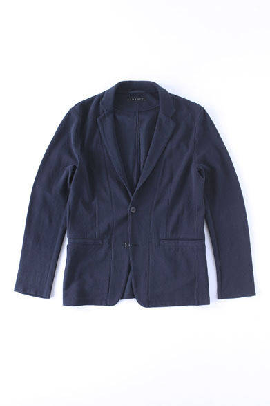 <strong>Hankyu MEN'S TOKYO | May "Euro Preppy Sports"</strong> Also appealing for their versatility in business and casual wear. Jacket, ¥33,600 (Theory)