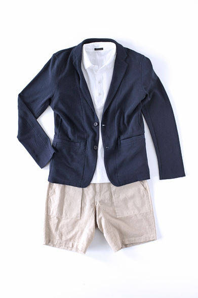 <strong>Hankyu MEN'S TOKYO | May "Euro Preppy Sports"</strong> Jacket ¥33,600, Polo shirt ¥14,700, Shorts ¥18,900 (all Theory)
