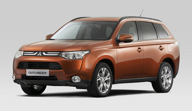 <strong>三菱アウトランダー｜Mitsubishi Outlander</strong>
