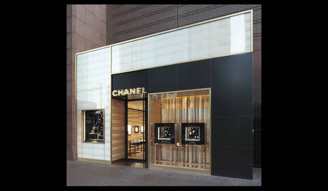 <strong>CHANEL｜シャネル</strong>　シャネル ファイン ジュエリー ブティック 本店　　東京都千代田区内幸町１－１－１　帝国ホテルプラザ１階　　Tel. 03-3501-5730　　営業時間｜11:00～19:00
