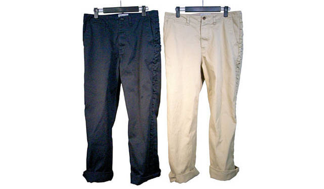 <strong>WORK for PLAY NUMERO UNO｜ワーク フォー プレイ ヌメロ ウーノ</strong>　Numero Unoで人気の型をWORK for PLAY NUMERO UNO用にバージョンアップ。NAVEL CHINO 各2万5200円