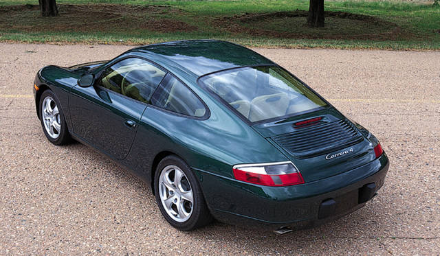 <strong>Porsche 911 Story─5代目996型｜Porsche</strong>　Carrera 4｜カレラ4