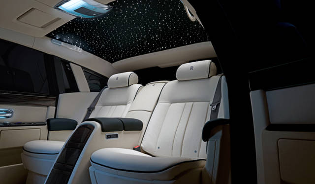 <strong>Rolls-Royce Phantom Extended Wheelbase｜ロールス・ロイス ファントム エクステンデッド ホイールベース</strong>