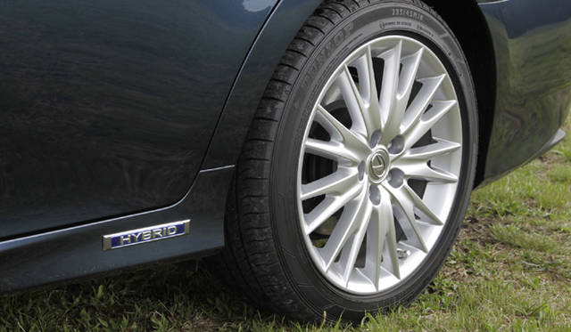 <strong>LEXUS GS 450h version L｜レクサス GS450h バージョン L</strong>