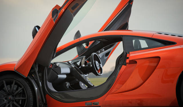 <strong>McLaren MP4-12C</strong>