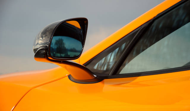 <strong>McLaren MP4-12C</strong>