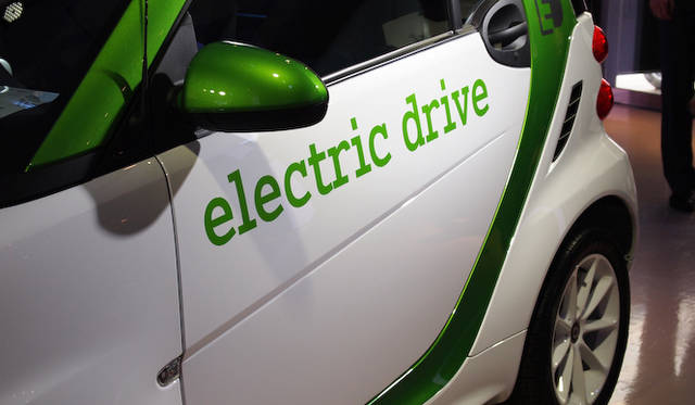 <strong>smart electric drive｜スマート 電気自動車</strong>