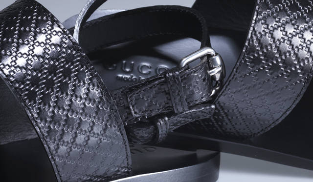 <strong>GUCCI｜グッチ</strong>　レザーサンダル 5万6700円