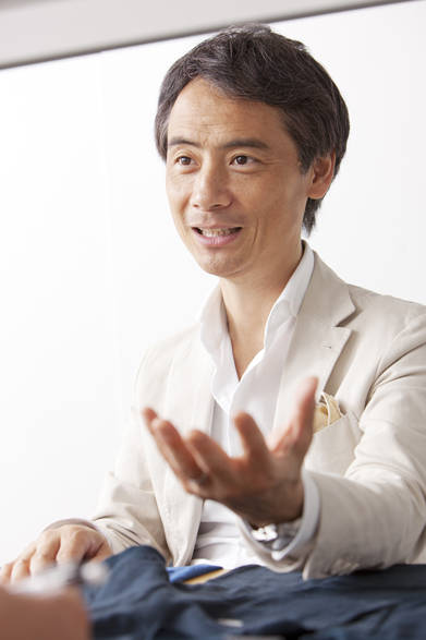 <strong>LACOSTE｜ラコステ</strong>　ビームスのクロージング全般を統括するクリエイティブディレクター、中村達也氏