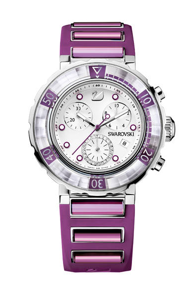 A new color for the "Octea Chrono," which debuted in 2011. The unidirectional rotating bezel, set with crystals, offers a novel impression with its minute markers. The sporty rubber strap is also adorned with crystals, embodying a fusion of sport and elegance in its details.<br /><br /><strong>Octea Chrono</strong><br />¥148,050<br />Quartz, 40mm diameter, Stainless steel x crystal<br /><br />Swarovski Japan (Customer Relations)<br />Tel. 0120-10-8700<br />www.swarovski.co.jp