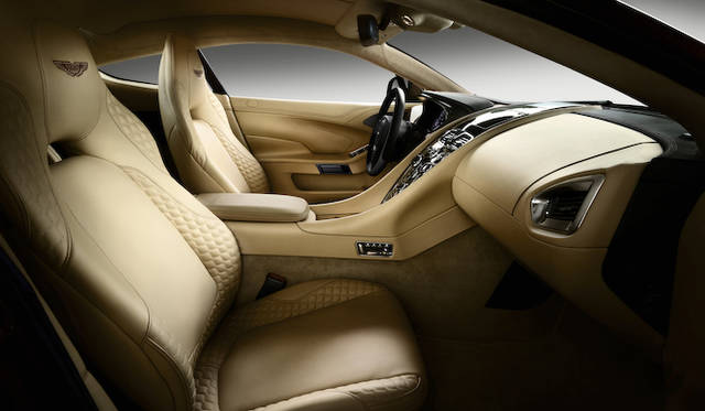 <strong>Aston Martin Vanquish｜アストンマーティン ヴァンキッシュ </strong>