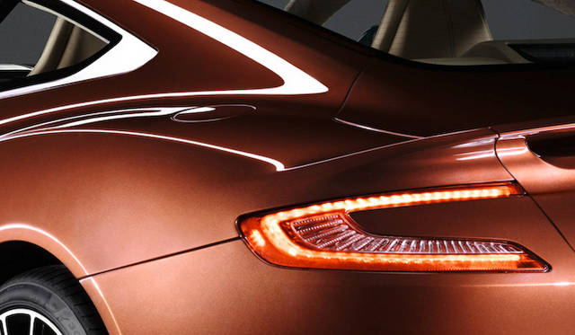 <strong>Aston Martin Vanquish｜アストンマーティン ヴァンキッシュ </strong>