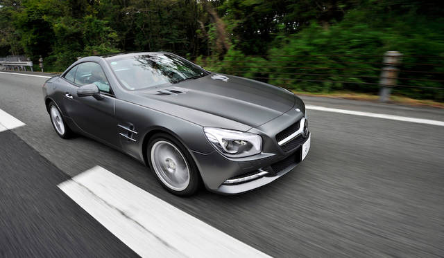 <strong>Mercedes-Benz SL550 BlueEFFICIENCY</strong>