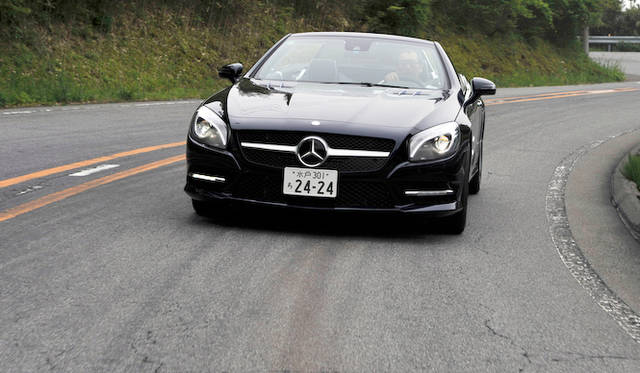 <strong>Mercedes-Benz SL350 BlueEFFICIENCY</strong>