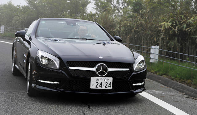 <strong>Mercedes-Benz SL350 BlueEFFICIENCY</strong>
