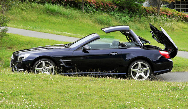 <strong>Mercedes-Benz SL350 BlueEFFICIENCY</strong>