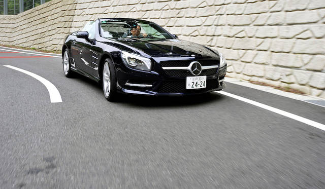 <strong>Mercedes-Benz SL350 BlueEFFICIENCY</strong>