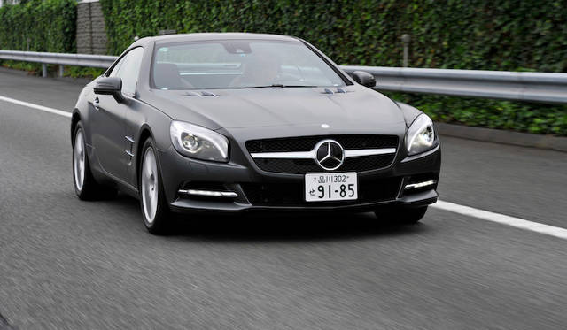 <strong>Mercedes-Benz SL550 BlueEFFICIENCY</strong>