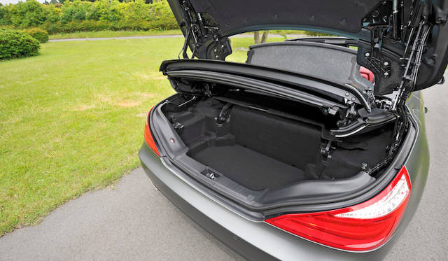 <strong>Mercedes-Benz SL550 BlueEFFICIENCY</strong><br />If you have the key, the trunk can be opened and closed simply by performing a pedaling motion under the trunk.