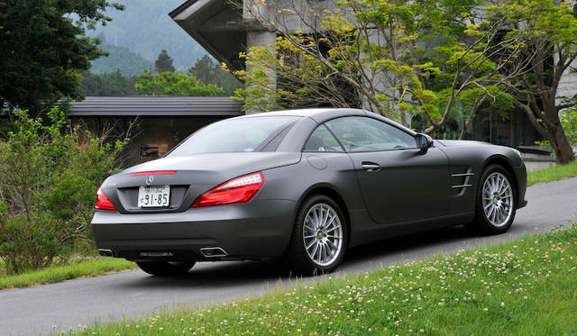 <strong>Mercedes-Benz SL550 BlueEFFICIENCY</strong>