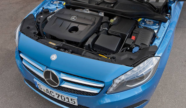 <strong>Mercedes-Benz A-Class｜メルセデス・ベンツAクラス</strong> A 200