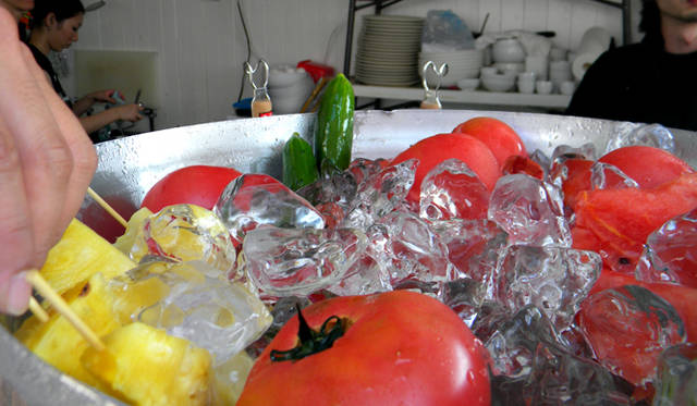 <strong>Café de Ropé La mer</strong> Freshly harvested Hayama vegetables.