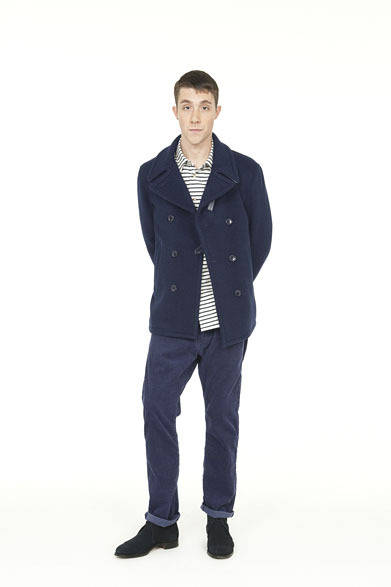 <strong>Smith ＆ Hardy</strong>　P COAT ¥99,750, BORDER SHIRT ¥25,200, CORDUROY TROUSER ¥23,100