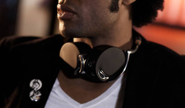 <strong>Parrot</strong> Wireless Audio Headphones "Parrot Zik"
