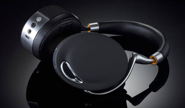 <strong>Parrot</strong> Wireless Audio Headphones "Parrot Zik"