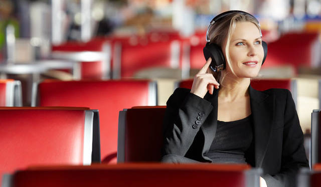 <strong>Parrot</strong> Wireless Audio Headphones "Parrot Zik"